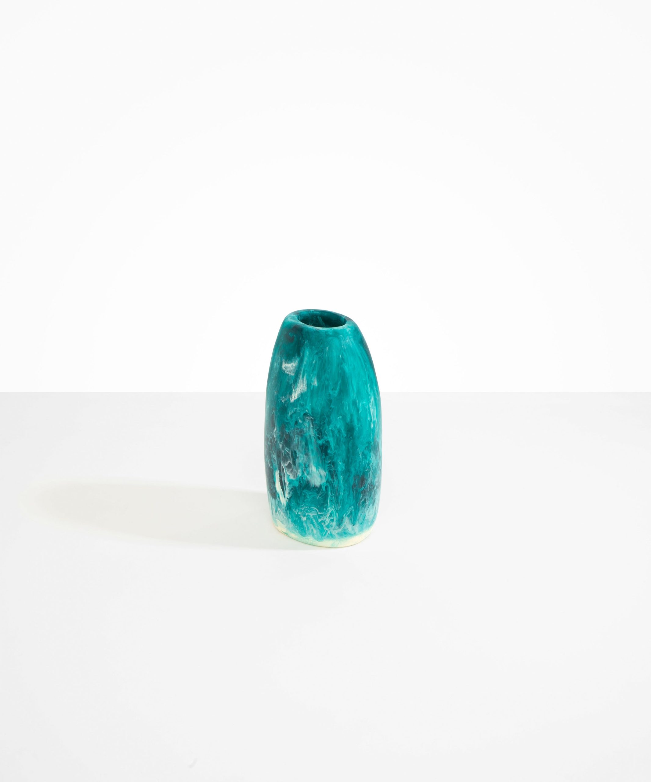 Timeless Decorative Vase for Everyday Home Styling - Image 7