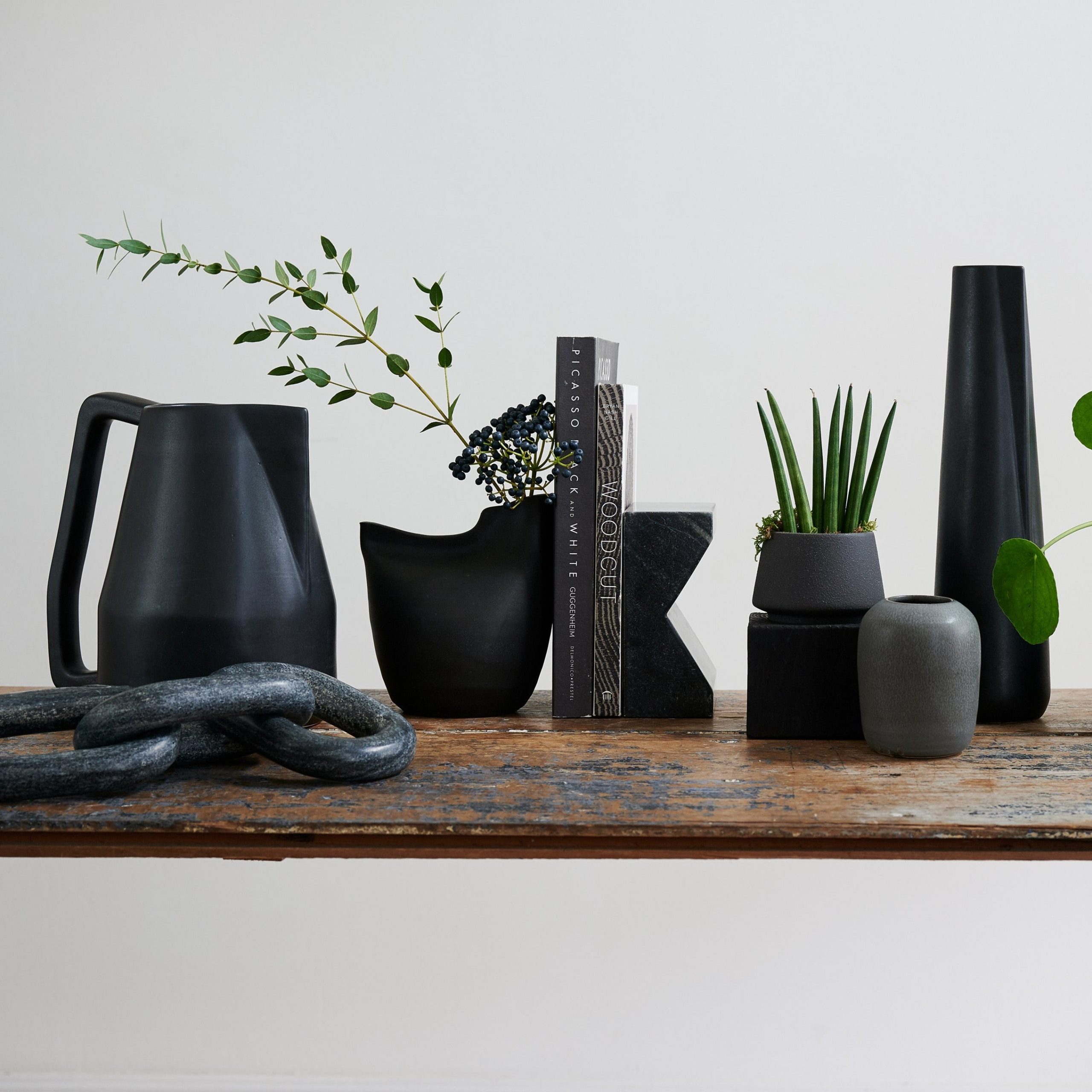 Classic Black Decorative Vase for Everyday Home Styling - Image 10