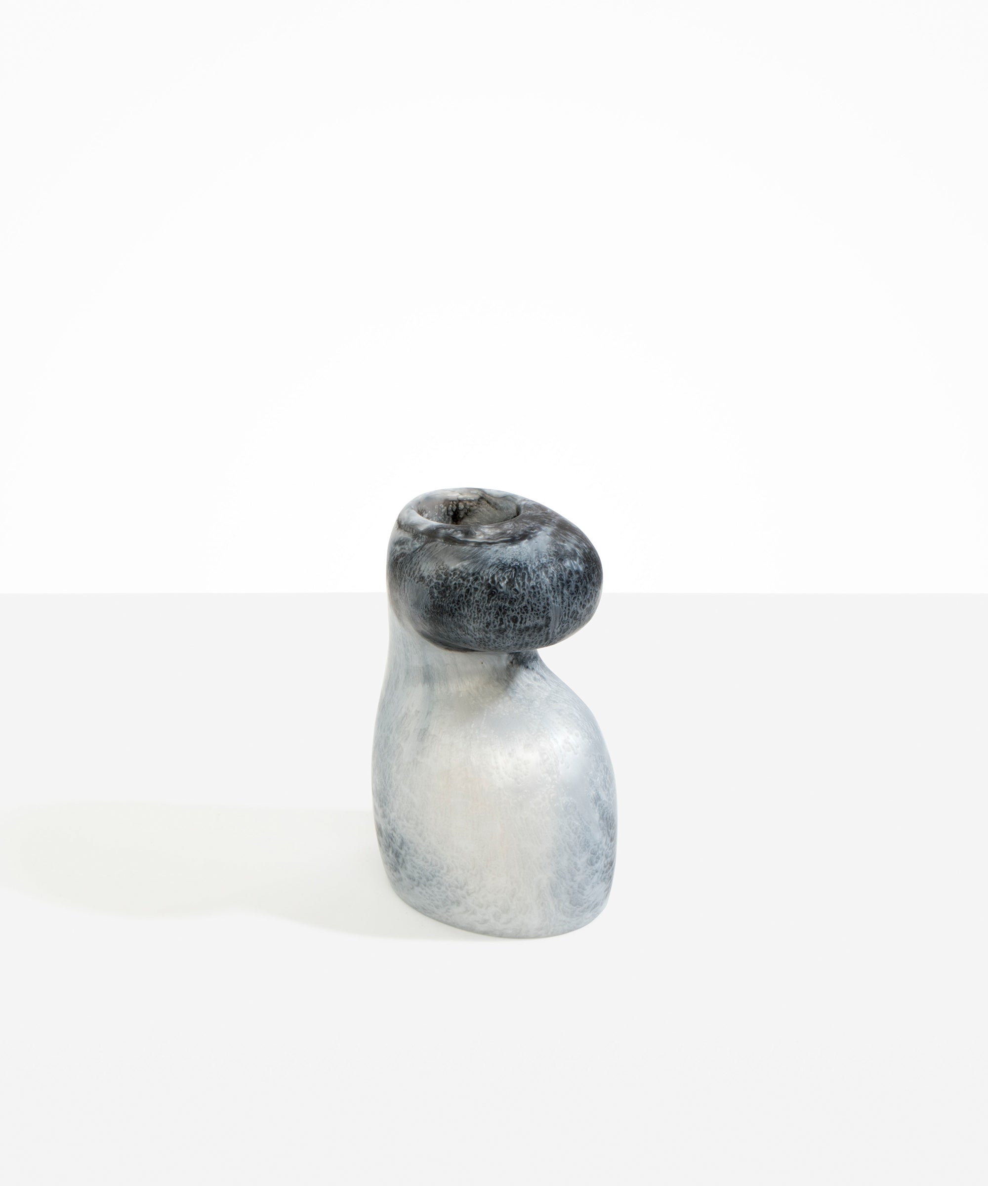 Classic Decorative Vase for Everyday Home Styling - Image 5
