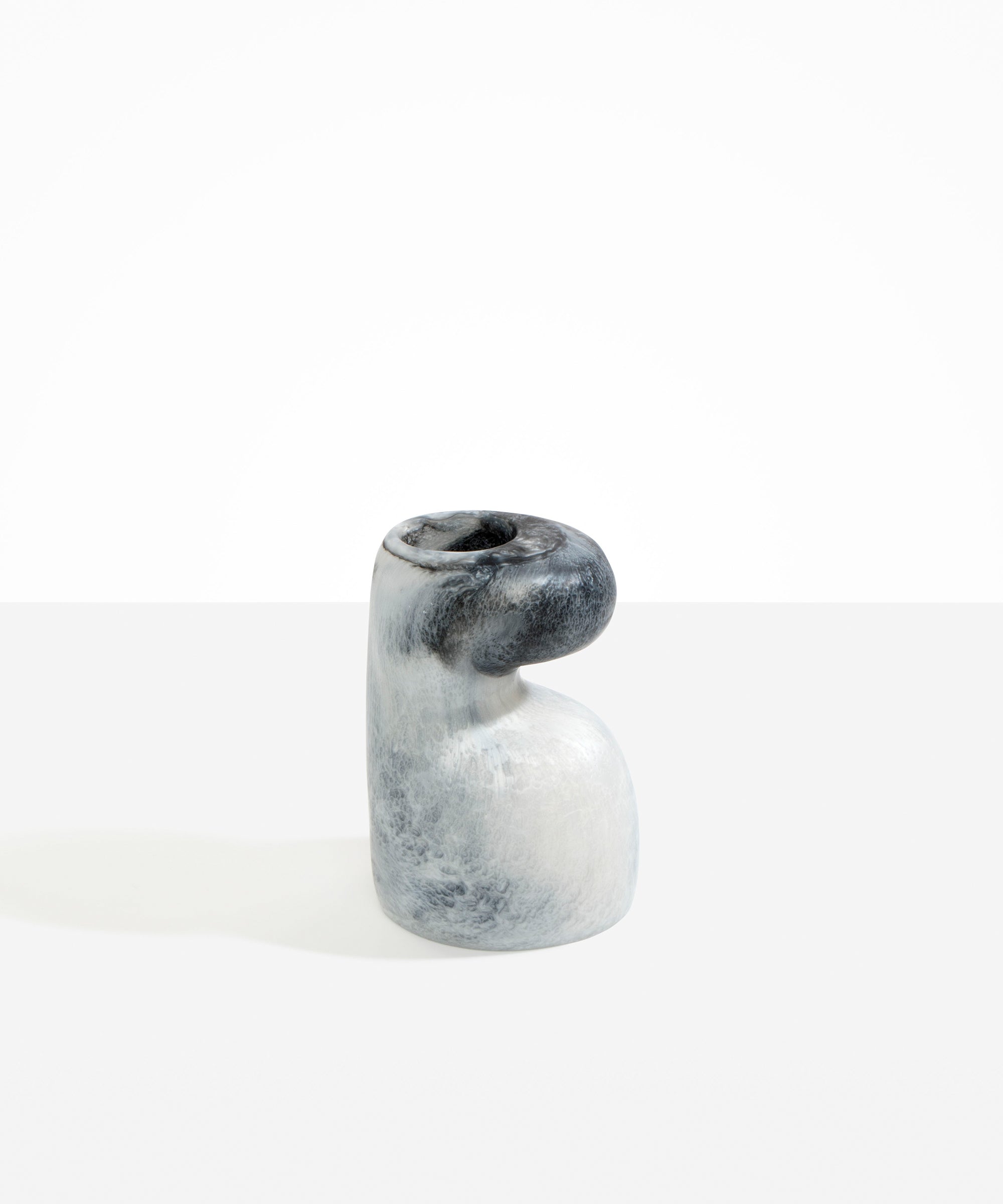 Classic Decorative Vase for Everyday Home Styling - Image 4