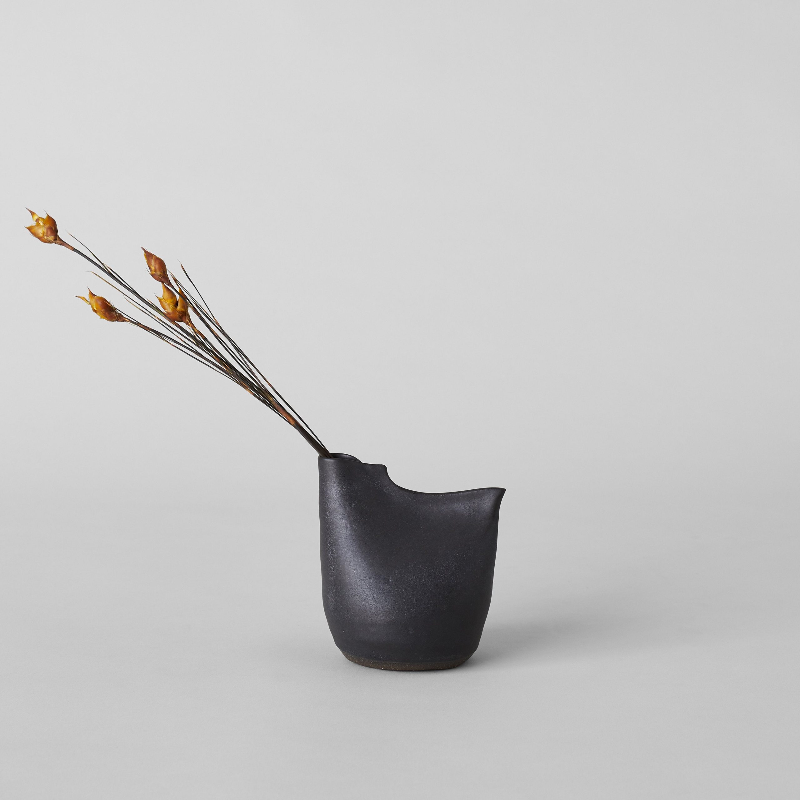 Classic Black Decorative Vase for Everyday Home Styling - Image 6