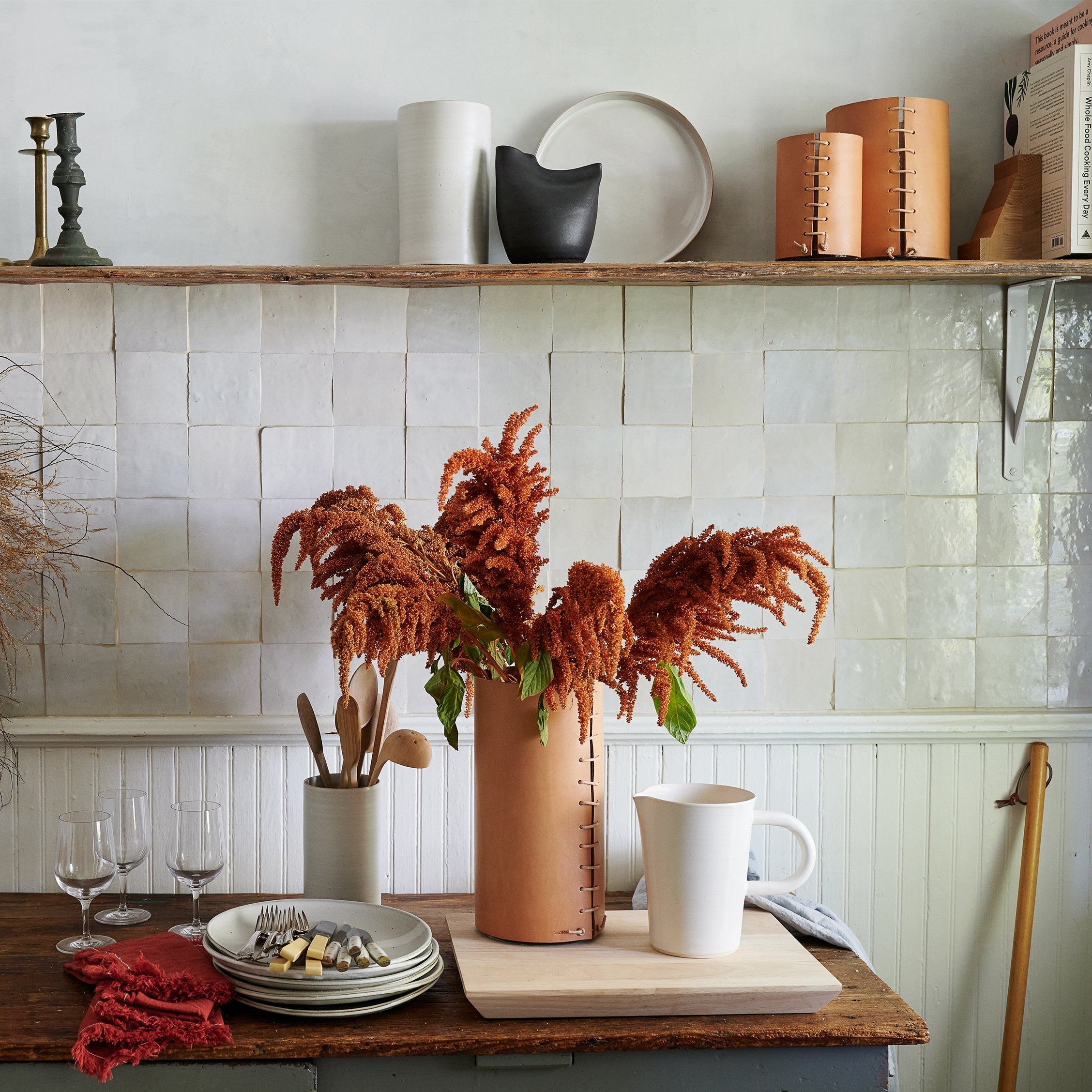 Classic Black Decorative Vase for Everyday Home Styling - Image 11